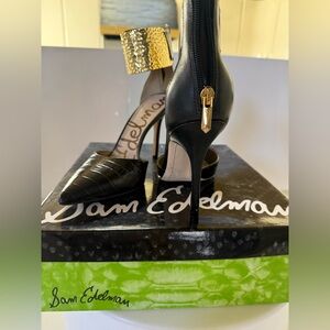 Sam Edelman Black Leather Pointed-Toe Stiletto Heels with Gold Ankle Cuff